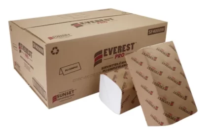 Keep your hands clean and dry with Everest White Single Fold Towels. Made from high-quality white paper, these towels offer absorbency and strength for everyday use.